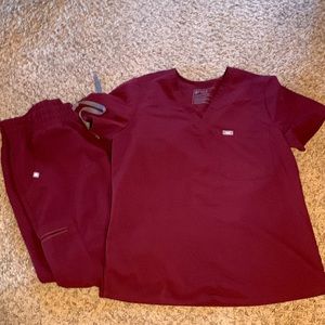 Maroon Figs scrub set